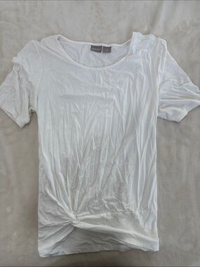 Chico's White Short Sleeve Twist-Hem Tee